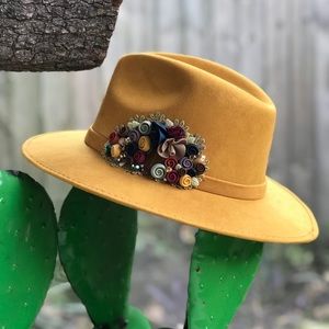 Beautiful hat Size L